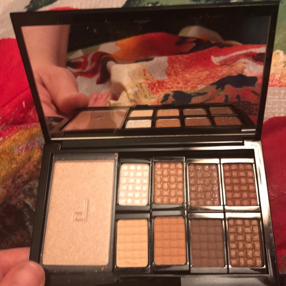 Eyeshadow palette